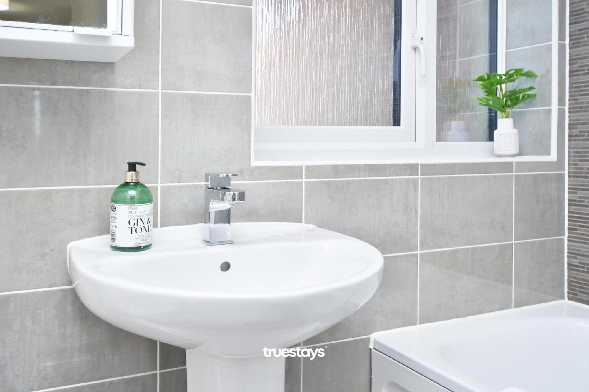 Regal House By True Stays - 3 Bedroom House In Stoke-On-Trent Esterno foto