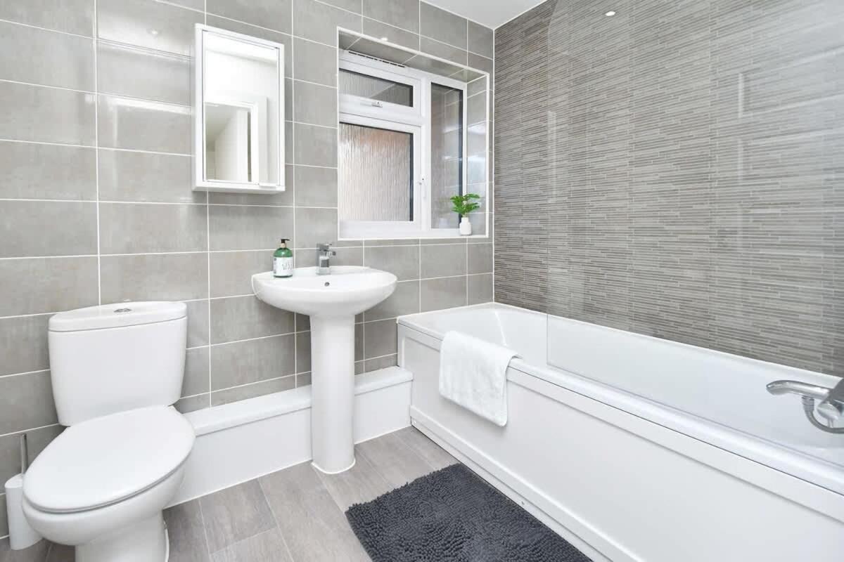 Regal House By True Stays - 3 Bedroom House In Stoke-On-Trent Esterno foto