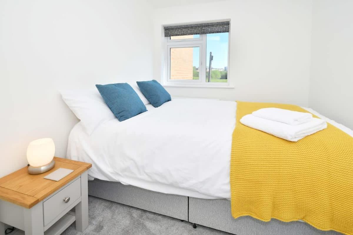 Regal House By True Stays - 3 Bedroom House In Stoke-On-Trent Esterno foto